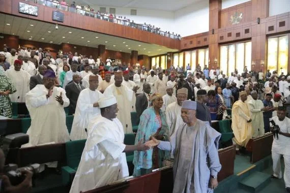 saraki hor.jpg
