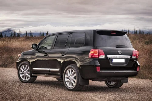 2012-toyota-land-cruiser-v8-04.jpg