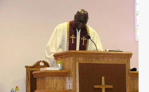 VIDEO: Woman Interrupts Service, Accuses Pastor Of Having Affair With Her Daughter