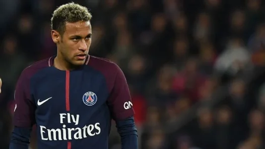 Neymar Denies Having Trouble With PSG Team Mate Cavani