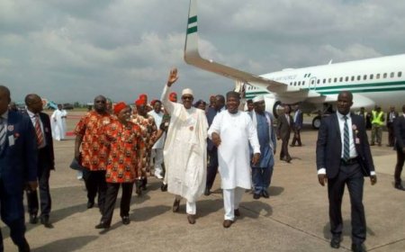 Buhari Snubs Guard of Honour at Ebonyi Govt.