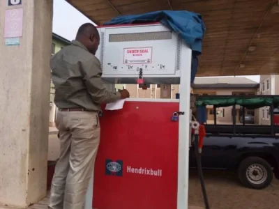 DPR-sealing-petrol-station-in-Warri-on-Wednesday-–-photo-NAN.jpeg DPR-sealing-petrol-station-in-Warri-on-Wednesday-–-photo-NAN.jpeg