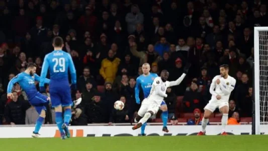 Kolasinac-Ostersunds-Feb2018.jpg Kolasinac-Ostersunds-Feb2018.jpg