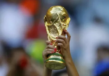 FIFA-World-Cup-throphy.jpg FIFA-World-Cup-throphy.jpg