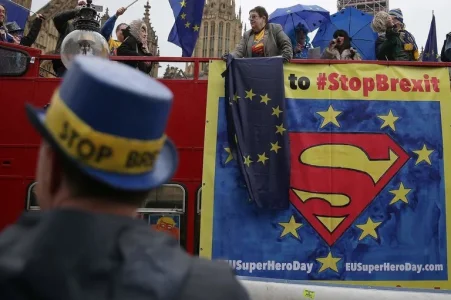 brexit prostesters.jpg brexit prostesters.jpg
