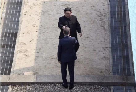 south korea and north korea leader - world news.JPG south korea and north korea leader - world news.JPG