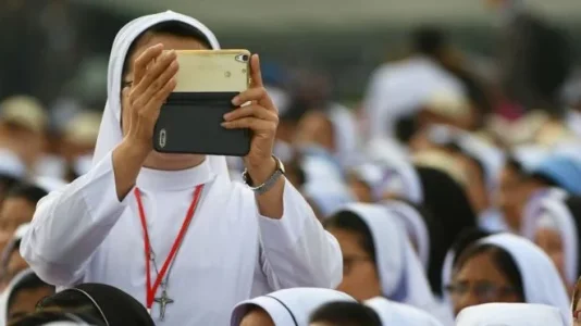 nuns.jpg nuns.jpg