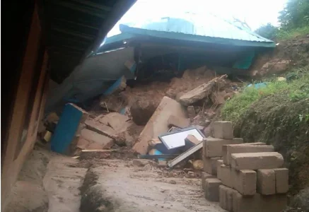 collapsed building.JPG collapsed building.JPG