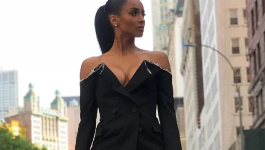 ciara-wears-black.jpg ciara-wears-black.jpg