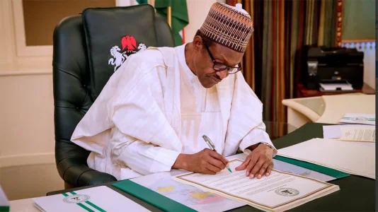 Buhari.jpg Buhari.jpg