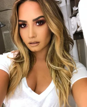 demi.jpeg demi.jpeg