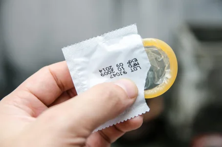condom.jpg condom.jpg