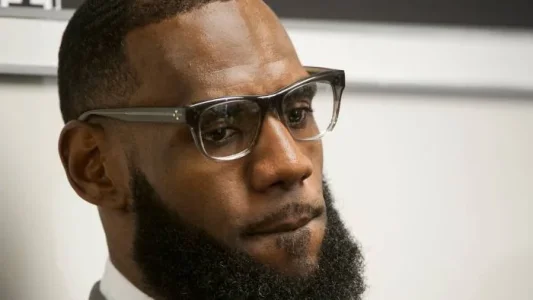 Trump-LeBron_27375337-2.jpg Trump-LeBron_27375337-2.jpg