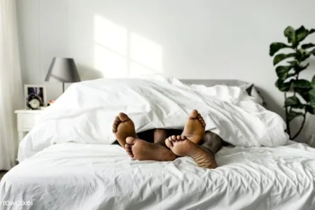 Couple-in-baed-photo-Rawpixel-640x427.jpg Couple-in-baed-photo-Rawpixel-640x427.jpg