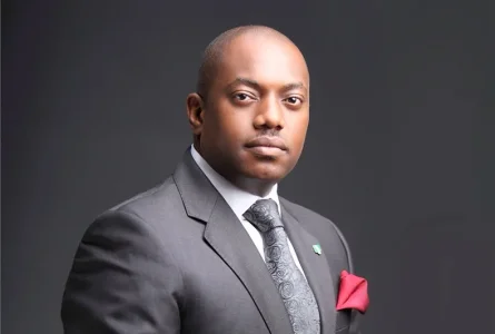 Fela-Durotoye.jpg Fela-Durotoye.jpg