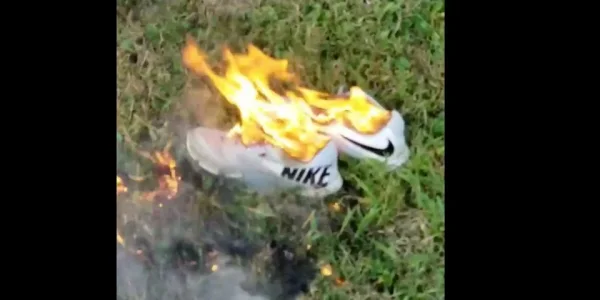 Nike.jpg Nike.jpg
