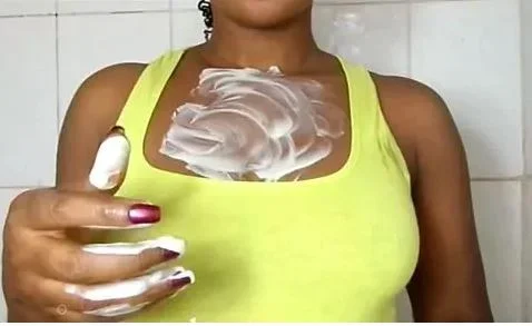 saggy boobs.JPG saggy boobs.JPG