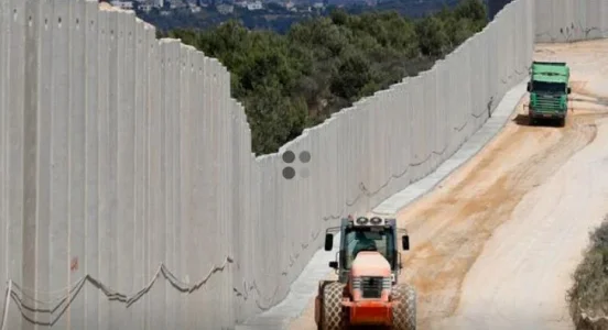 boarder.JPG boarder.JPG