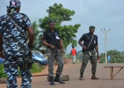 Nigeria_Police.jpg Nigeria_Police.jpg