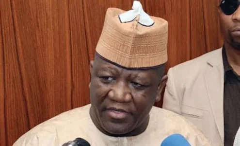 Abdulazizi-Yari.jpg Abdulazizi-Yari.jpg
