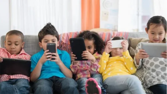 kids-social.jpg kids-social.jpg