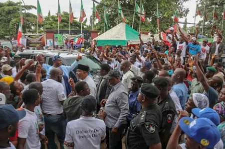 Olufamous-Saraki.jpg Olufamous-Saraki.jpg