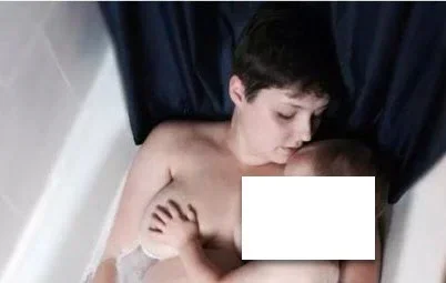 mum-feeds-five-year-old.jpg mum-feeds-five-year-old.jpg