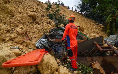The Guardian Newspaper-Philippines-Rescuers.jpg The Guardian Newspaper-Philippines-Rescuers.jpg