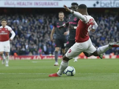 arsenal.jpg arsenal.jpg