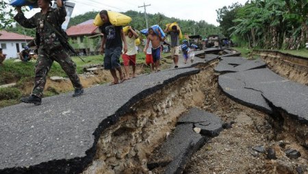 Earth quake in Philippines.jpg