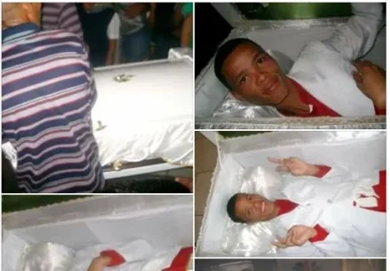 coffin.JPG coffin.JPG