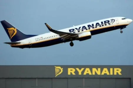 Ryanair.jpg Ryanair.jpg