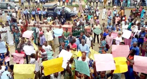 protesters-in-ekiti.jpg protesters-in-ekiti.jpg