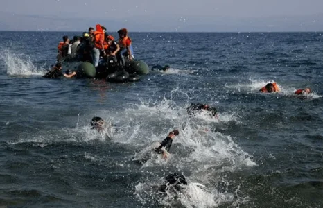 Migrants-boat-sinks.png Migrants-boat-sinks.png