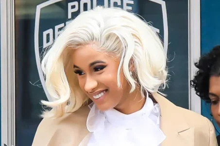 cardi.jpg cardi.jpg