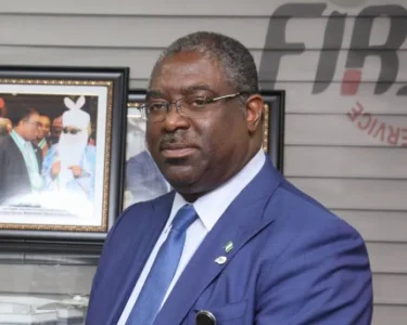 Tunde-Fowler.jpg Tunde-Fowler.jpg