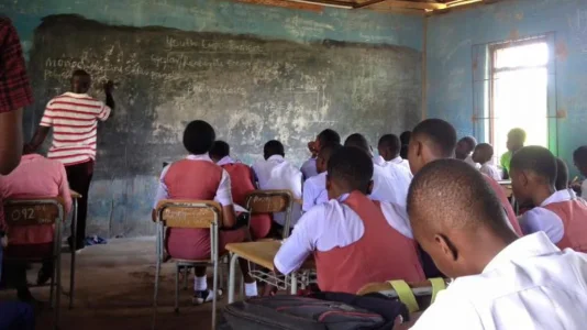 Nigeri-school.jpg Nigeri-school.jpg