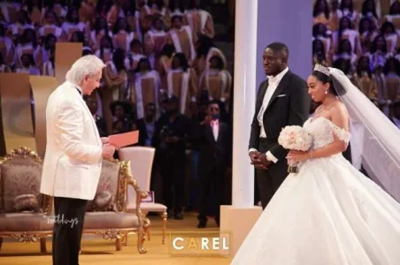Pastor Benny Hinn.jpg Pastor Benny Hinn.jpg