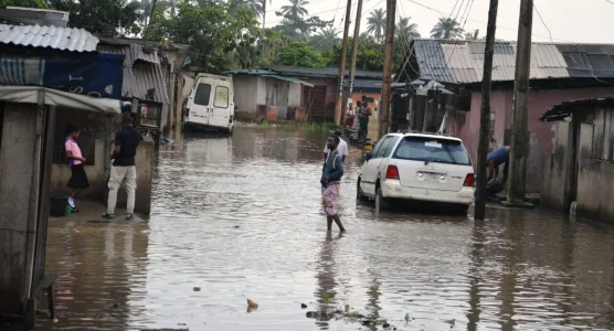 Premium TImes Nigeria-flooded street.jpg Premium TImes Nigeria-flooded street.jpg