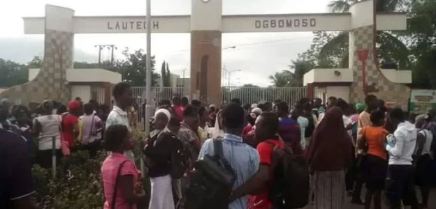 lautech.JPG lautech.JPG
