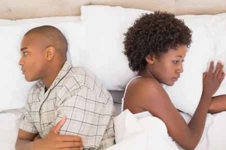 couple in bedd.jpg couple in bedd.jpg