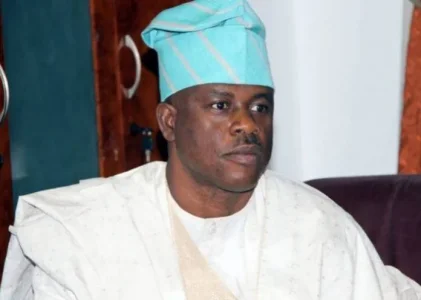 Senator Musiliu Obanikoro.jpg Senator Musiliu Obanikoro.jpg