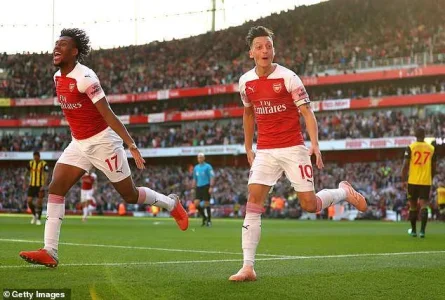 Mesut-Ozil-and-Alex-Iwobi.jpg