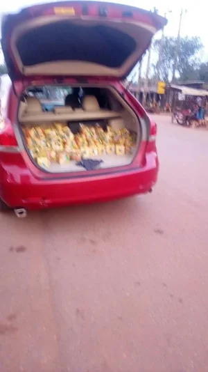See The Car Someone Uses To Sell Bread In Anambra State Photos - 