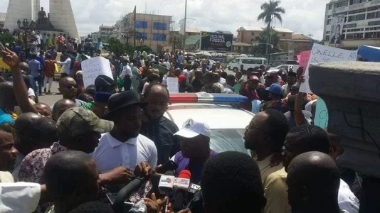 Rochas.jpg Rochas.jpg