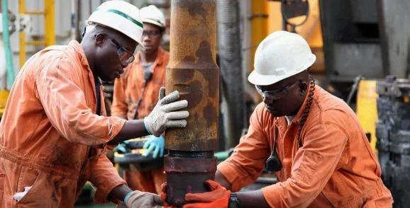 oil workers.JPG oil workers.JPG