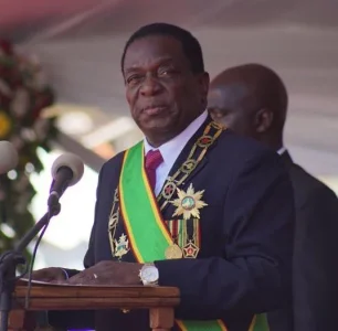 Zimbabwe-President-Emmerson-Mnangagwa.jpg