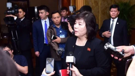 Minister Choe Son-hui.jpg Minister Choe Son-hui.jpg