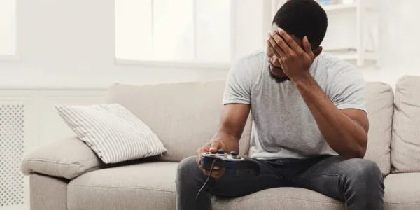 15-121306-watching_porn_and_playing_video_games_may_be_bad_for_your_relationship.jpg 15-121306-watching_porn_and_playing_video_games_may_be_bad_for_your_relationship.jpg