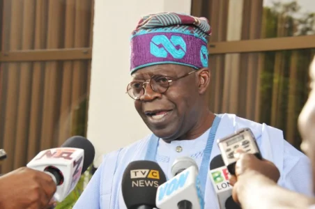 Pic-15.-APC-Chaieftain-Chief-Bola-Tinubu-briefing-State-House-Correspondents-1-1024x680.jpg